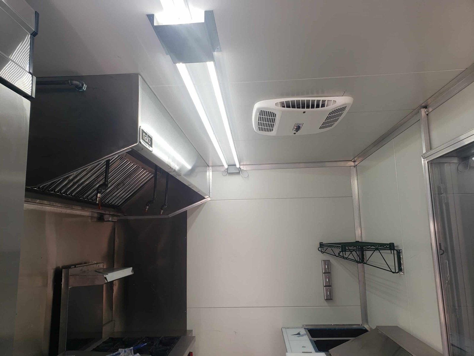 16ft equipped sandwich trailer 16ft equipped sandwich trailer